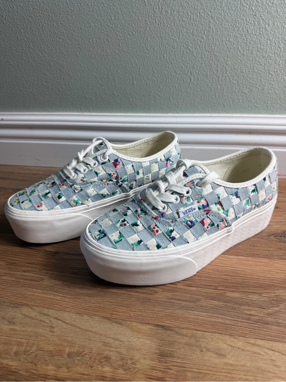 Women’s Vans Floral Authentic Stackform Woven Floral/Denim Platform Sneakers 6.5 - Picture 2 of 11